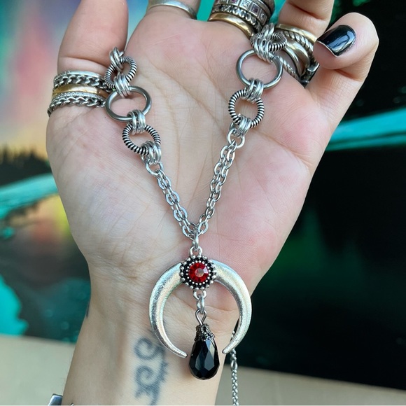 Handmade maille choker necklace silver up side down moon lunula red black stone - Picture 8 of 15